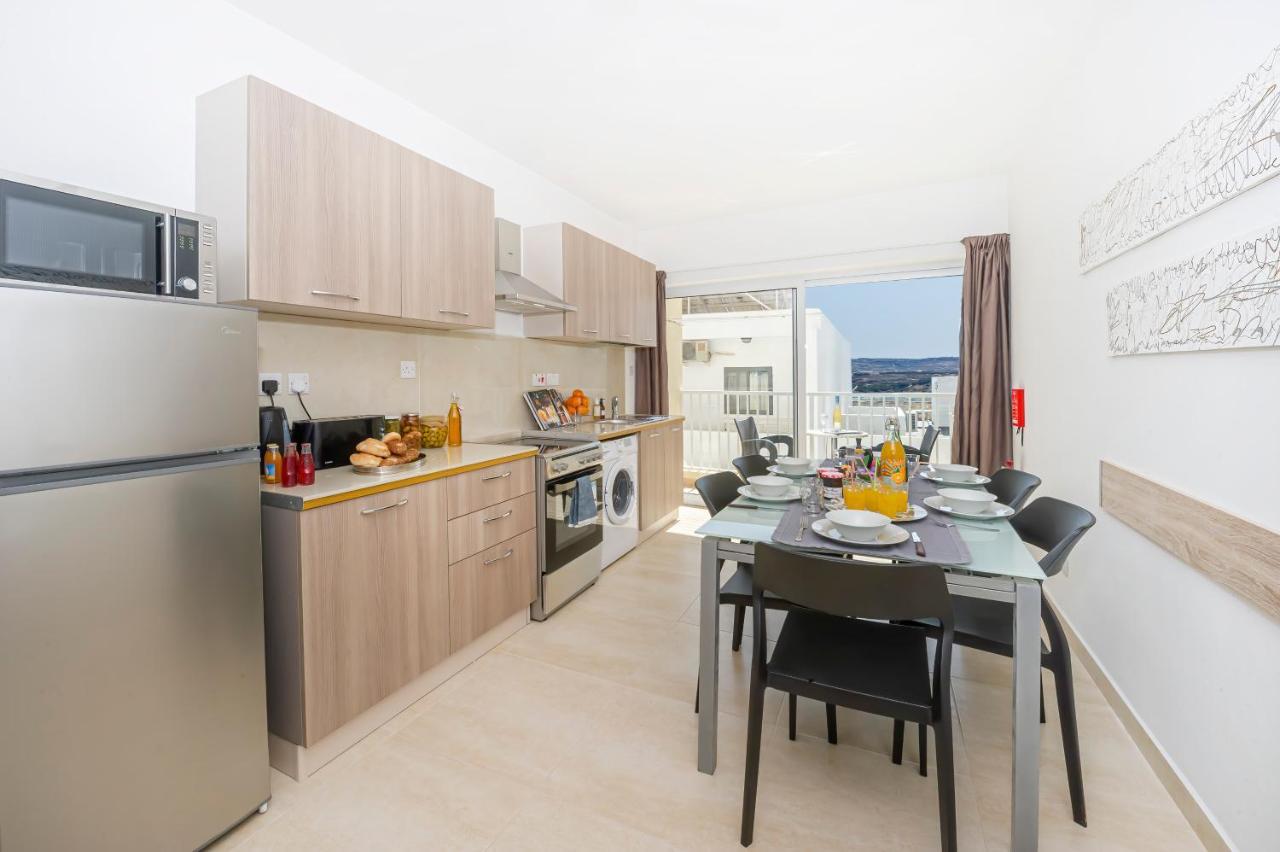 Summer Breeze Comfort Sunny Apartments Close To The Sandy Beaches - By Getawaysmalta Mellieħa Exteriör bild