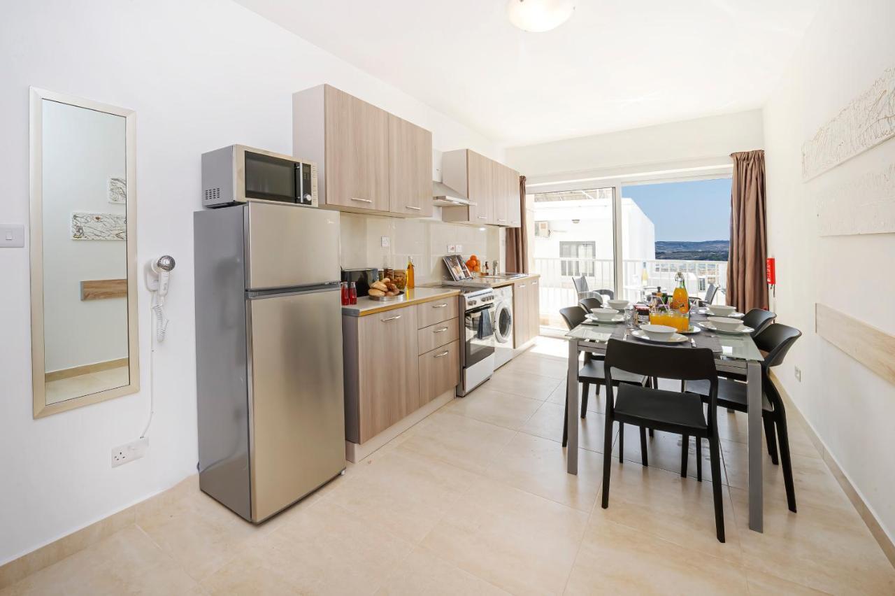 Summer Breeze Comfort Sunny Apartments Close To The Sandy Beaches - By Getawaysmalta Mellieħa Exteriör bild