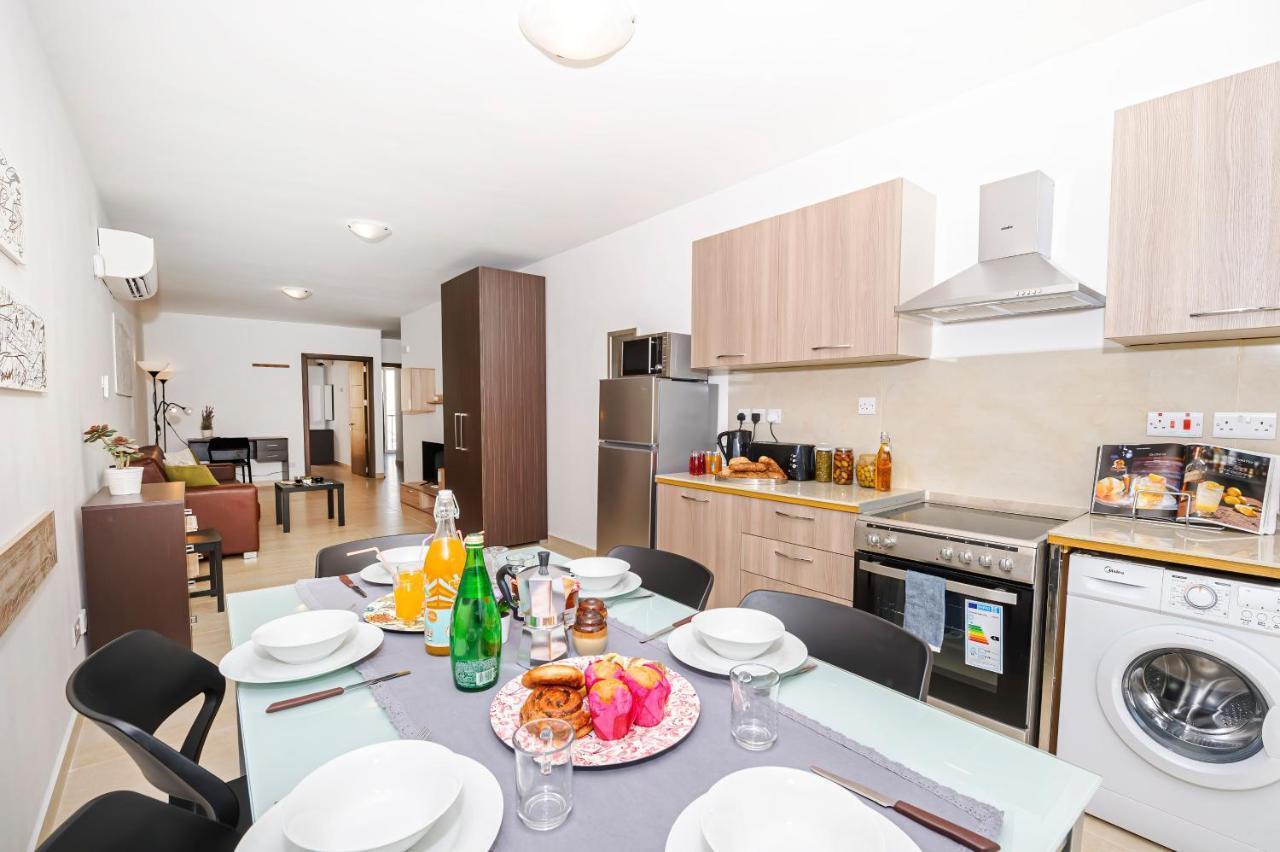 Summer Breeze Comfort Sunny Apartments Close To The Sandy Beaches - By Getawaysmalta Mellieħa Exteriör bild