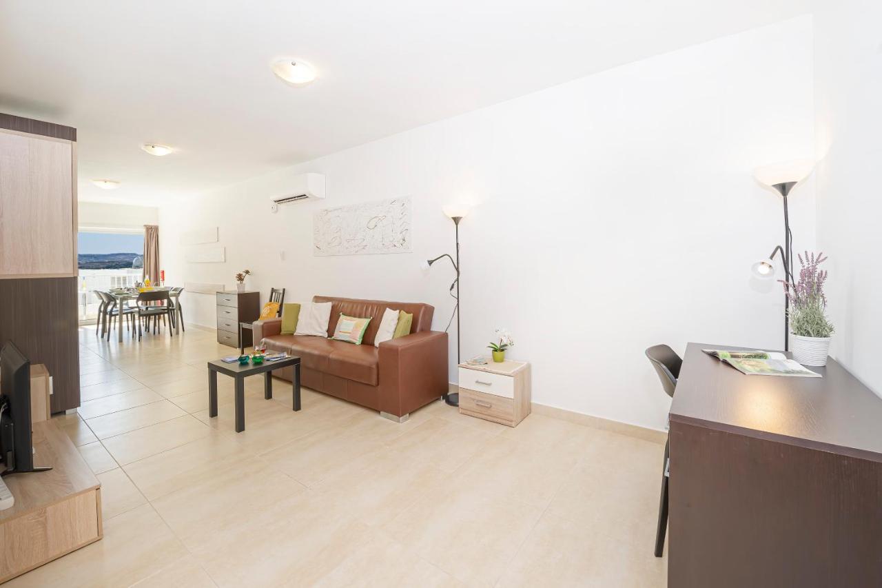 Summer Breeze Comfort Sunny Apartments Close To The Sandy Beaches - By Getawaysmalta Mellieħa Exteriör bild