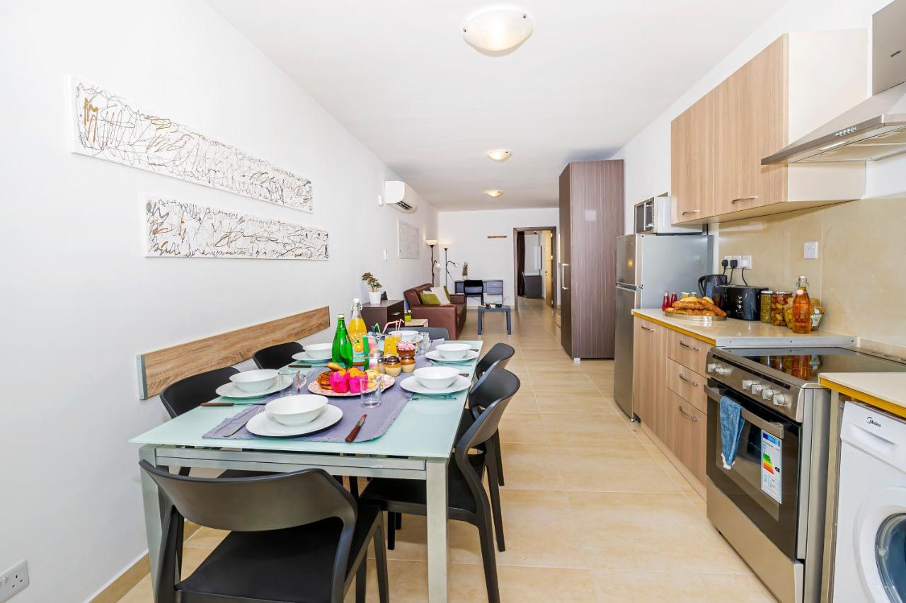 Summer Breeze Comfort Sunny Apartments Close To The Sandy Beaches - By Getawaysmalta Mellieħa Exteriör bild