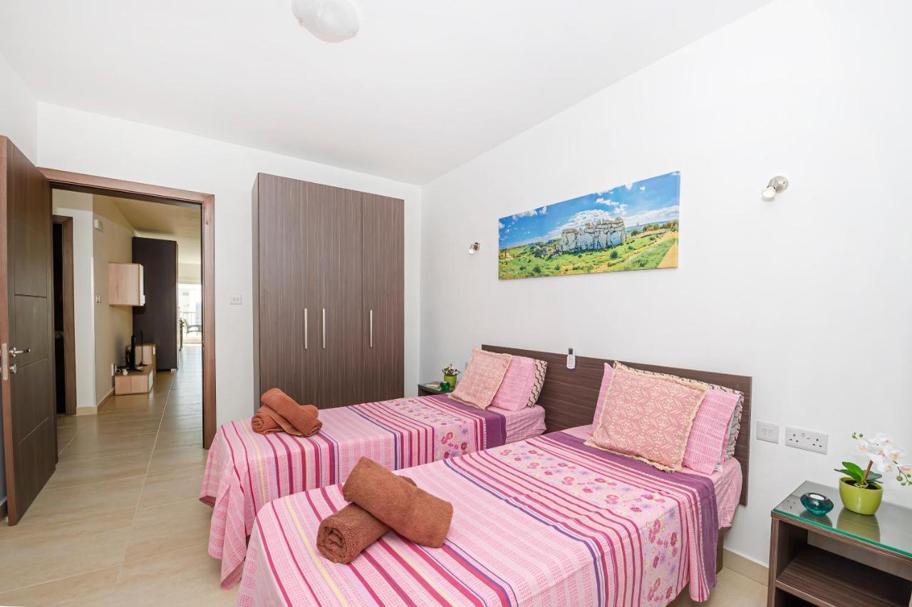 Summer Breeze Comfort Sunny Apartments Close To The Sandy Beaches - By Getawaysmalta Mellieħa Exteriör bild