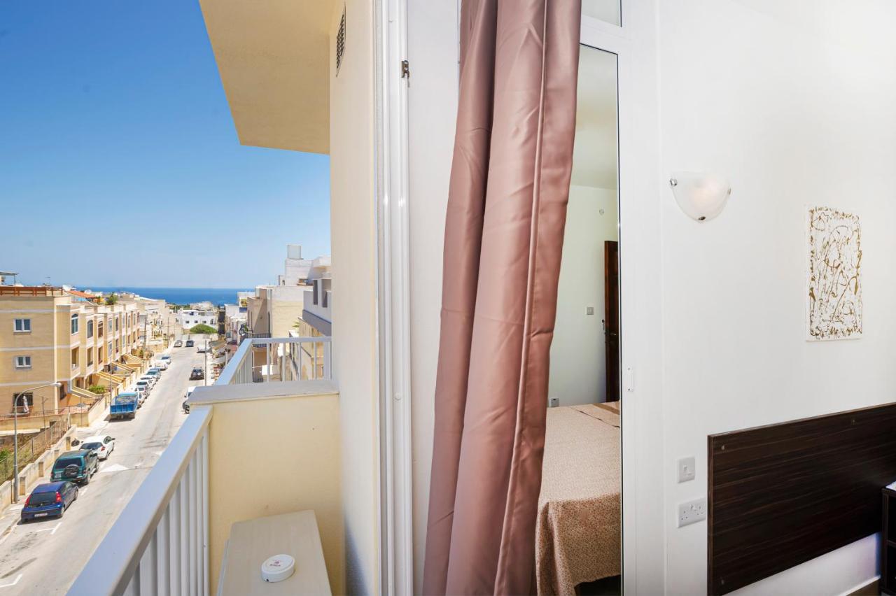 Summer Breeze Comfort Sunny Apartments Close To The Sandy Beaches - By Getawaysmalta Mellieħa Exteriör bild
